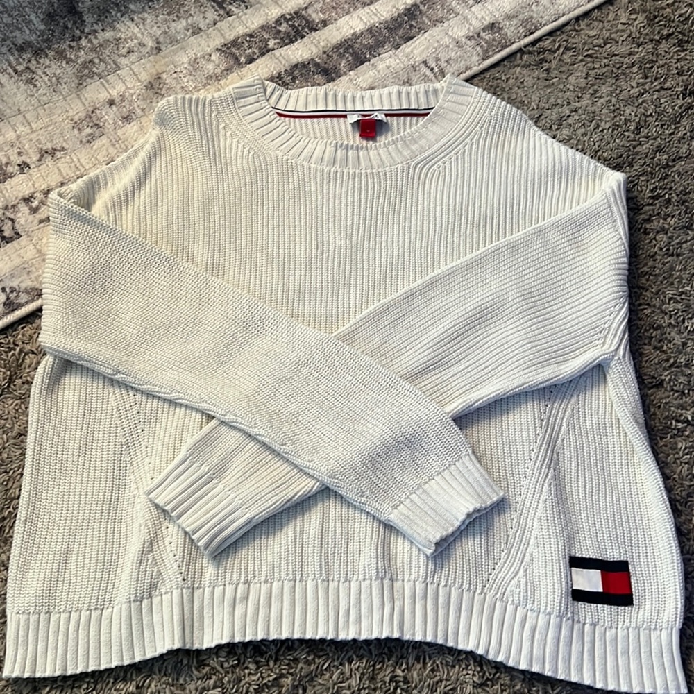 Tommy Hilfiger sweater, worn once! In perfect condition!